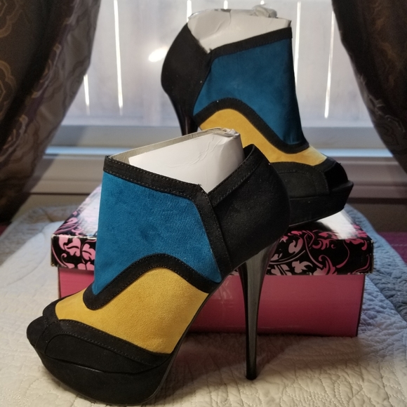 QUPID black teal suede yellow peep toe heel bootie - Picture 4 of 7